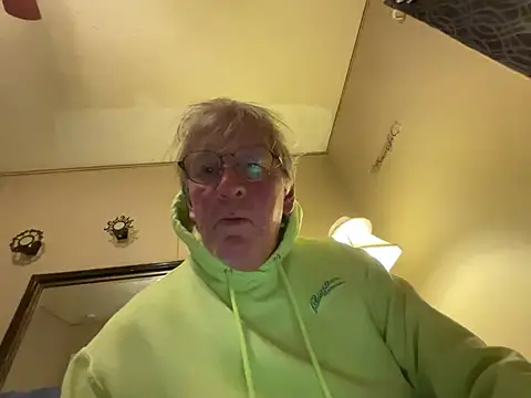 Snapshot of jck1m0t chatting on February 18, 2025, 12:59 am jck1m0t online show from February 18, 2025, 12:59 am