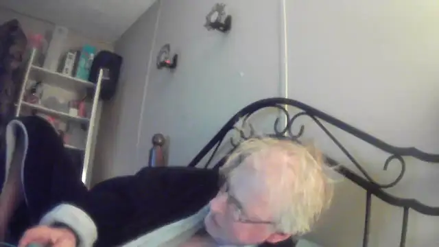 Snapshot of jck1m0t chatting on November 23, 2025, 12:37 pm jck1m0t online show from November 23, 2025, 12:37 pm