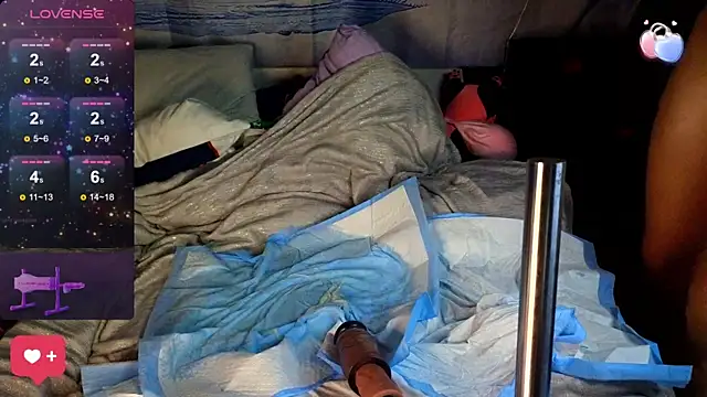 Snapshot of KittyMia chatting on January 13, 2025, 11:27 pm KittyMia online show from January 13, 2025, 11:27 pm