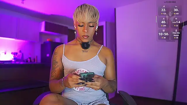 Snapshot of AmberRaus chatting on November 16, 2025, 3:55 am AmberRaus online show from November 16, 2025, 3:55 am