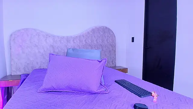 shelsyloreds online show from November 15, 2025, 11:58 am