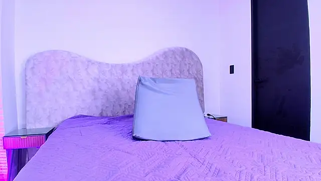 shelsyloreds online show from November 20, 2025, 11:55 am