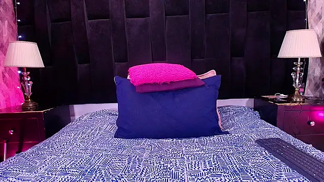 shelsyloreds online show from November 7, 2025, 11:59 am