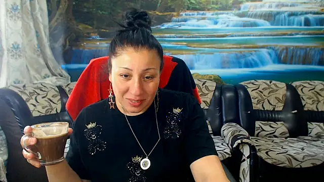 Snapshot of MoistMady chatting on May 20, 2026, 10:34 am MoistMady online show from May 20, 2026, 10:34 am