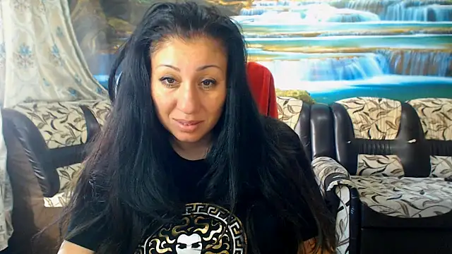 Snapshot of MoistMady chatting on May 29, 2026, 5:46 am MoistMady online show from May 29, 2026, 5:46 am