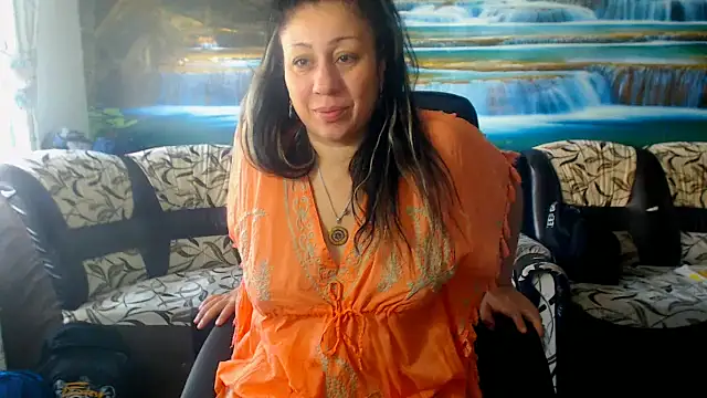 Snapshot of MoistMady chatting on September 28, 2025, 6:53 am MoistMady online show from September 28, 2025, 6:53 am