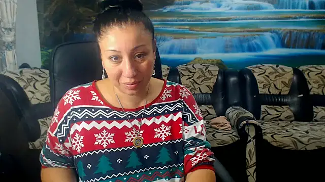 Snapshot of MoistMady chatting on October 1, 2025, 3:22 am MoistMady online show from October 1, 2025, 3:22 am