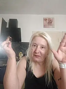 Snapshot of GeileEstelle chatting on October 26, 2025, 4:40 pm GeileEstelle online show from October 26, 2025, 4:40 pm