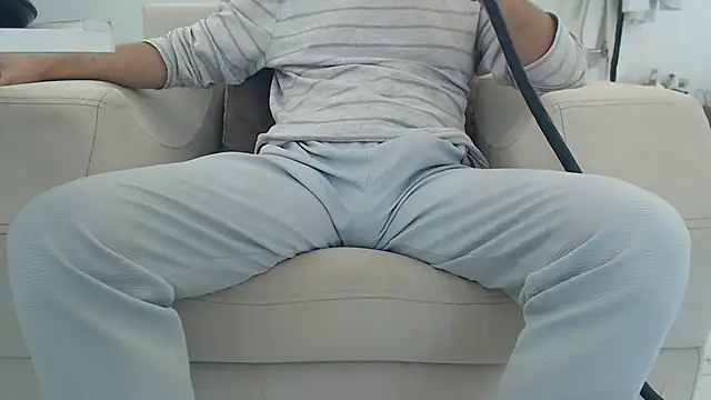 Snapshot of masterxmonster chatting on November 9, 2025, 12:20 pm masterxmonster online show from November 9, 2025, 12:20 pm