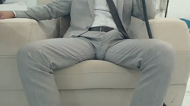 Snapshot of masterxmonster chatting on October 28, 2025, 9:36 pm masterxmonster online show from October 28, 2025, 9:36 pm