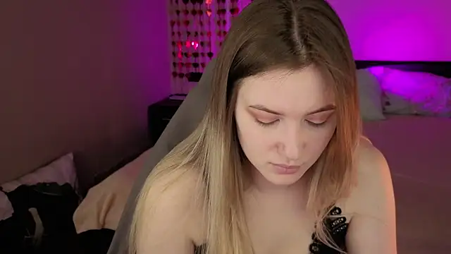 elinanortas online show from April 1, 2026, 6:37 am