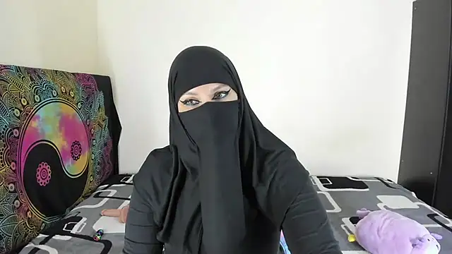 Snapshot of evelyn__salah chatting on July 19, 2026, 12:30 am evelyn salah online show from July 19, 2026, 12:30 am