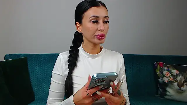 SaraDaisy online show from February 4, 2026, 5:52 pm