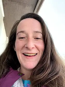 Snapshot of Mini_And_The_Bear chatting on February 14, 2026, 4:29 pm Mini And The Bear online show from February 14, 2026, 4:29 pm