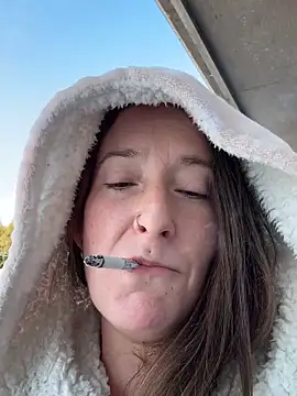 Snapshot of Mini_And_The_Bear chatting on March 2, 2026, 4:47 pm Mini And The Bear online show from March 2, 2026, 4:47 pm