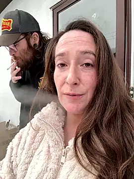 Snapshot of Mini_And_The_Bear chatting on February 15, 2026, 9:58 pm Mini And The Bear online show from February 15, 2026, 9:58 pm