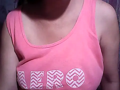 sweetsosie18 online show from October 28, 2025, 7:46 pm