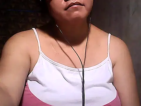 sweetsosie18 online show from February 22, 2026, 8:17 am