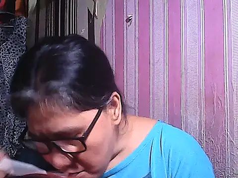 sweetsosie18 online show from November 10, 2025, 11:21 pm