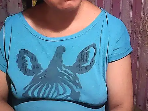 sweetsosie18 online show from November 10, 2025, 11:15 am