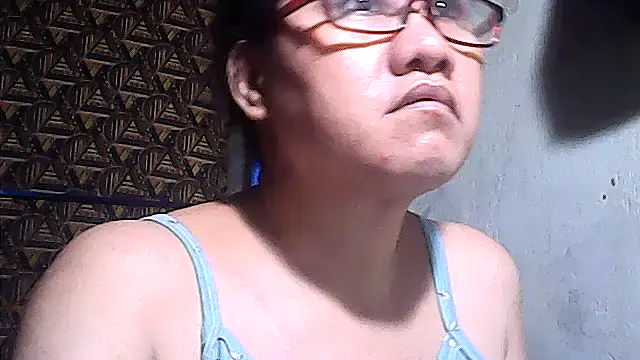 sweetsosie18 online show from April 10, 2026, 7:43 pm