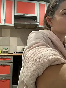 SeducingYoghourt online show from November 26, 2025, 4:29 pm