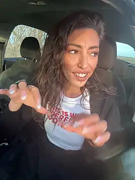 Snapshot of amanilouve chatting on February 22, 2026, 4:41 pm amanilouve online show from February 22, 2026, 4:41 pm