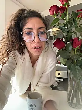 Snapshot of amanilouve chatting on February 15, 2026, 9:08 am amanilouve online show from February 15, 2026, 9:08 am