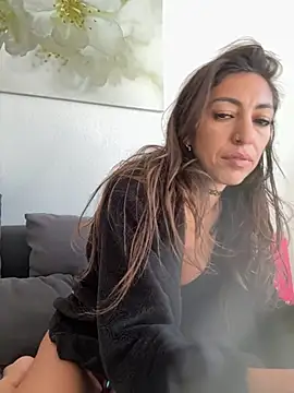 Snapshot of amanilouve chatting on February 3, 2026, 8:52 am amanilouve online show from February 3, 2026, 8:52 am