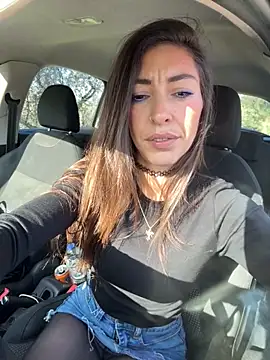 Snapshot of amanilouve chatting on February 1, 2026, 9:29 am amanilouve online show from February 1, 2026, 9:29 am