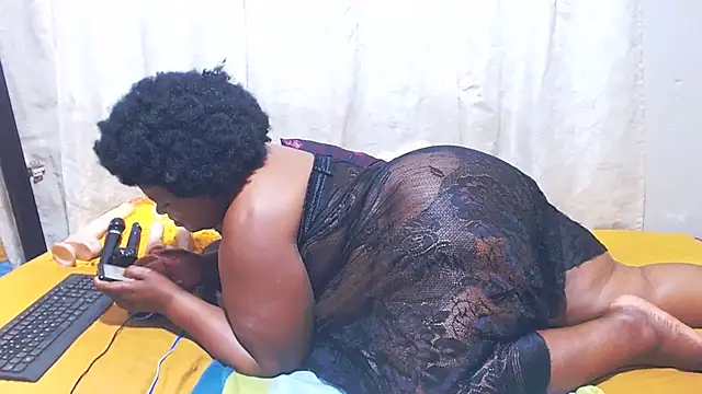 Snapshot of MatureBootyBabe4Uxx chatting on February 26, 2026, 1:11 pm MatureBootyBabe4Uxx online show from February 26, 2026, 1:11 pm