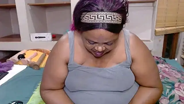 Snapshot of MatureBootyBabe4Uxx chatting on January 12, 2026, 3:13 am MatureBootyBabe4Uxx online show from January 12, 2026, 3:13 am