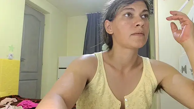 Snapshot of MercyLove chatting on July 1, 2026, 4:40 pm MercyLove online show from July 1, 2026, 4:40 pm