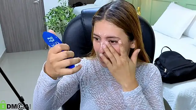 Snapshot of ROSE__15 chatting on October 2, 2025, 7:28 pm ROSE 15 online show from October 2, 2025, 7:28 pm