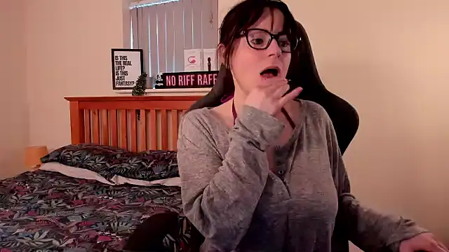 LucieWinters UK online show from January 30, 2025, 9:04 am