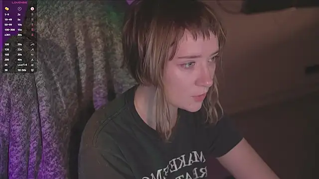 Snapshot of RikkiSanchez chatting on October 26, 2025, 8:53 pm RikkiSanchez online show from October 26, 2025, 8:53 pm