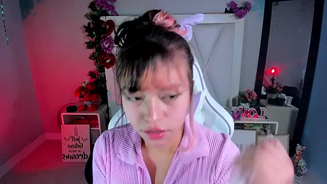 Snapshot of katalina_garcia chatting on November 5, 2025, 10:35 pm katalina garcia online show from November 5, 2025, 10:35 pm