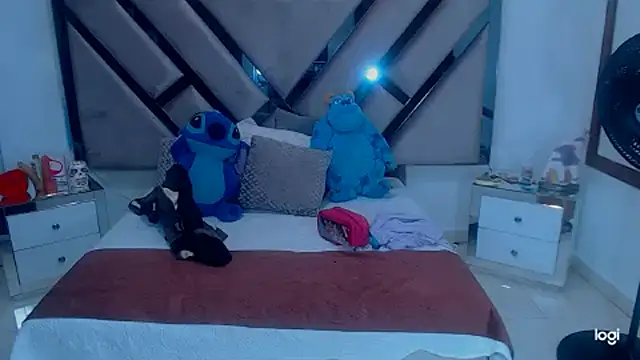 Snapshot of lady_Ary_xx chatting on March 18, 2025, 9:43 pm lady Ary xx online show from March 18, 2025, 9:43 pm