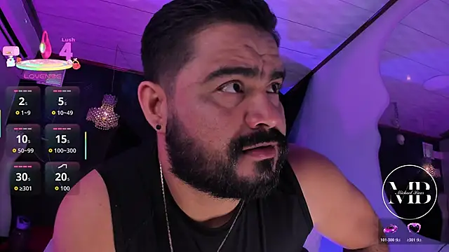 Snapshot of MichaelBear_ chatting on October 27, 2025, 1:12 pm MichaelBear online show from October 27, 2025, 1:12 pm