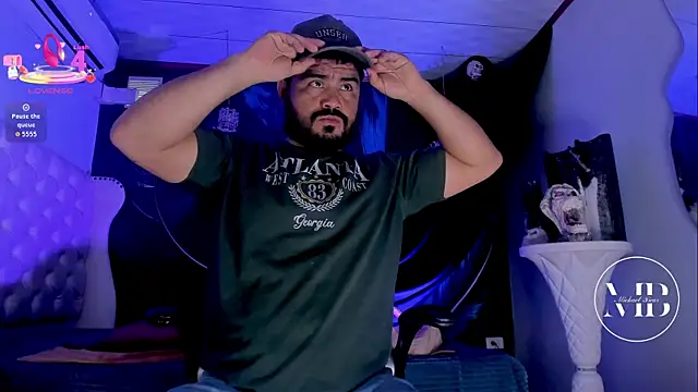 Snapshot of MichaelBear_ chatting on October 29, 2025, 2:38 pm MichaelBear online show from October 29, 2025, 2:38 pm