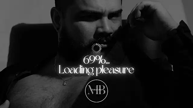 Snapshot of MichaelBear_ chatting on November 19, 2025, 1:44 pm MichaelBear online show from November 19, 2025, 1:44 pm