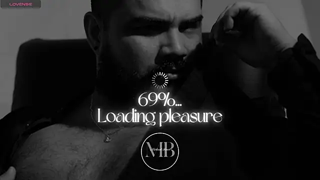 Snapshot of MichaelBear_ chatting on November 16, 2025, 12:32 pm MichaelBear online show from November 16, 2025, 12:32 pm