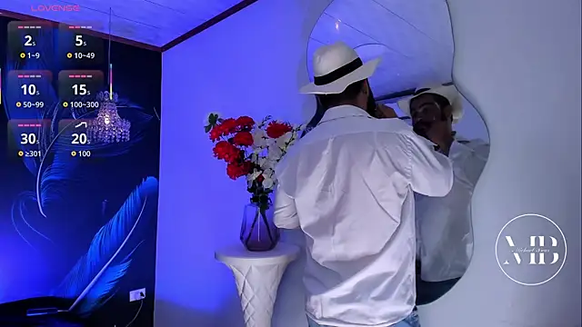 Snapshot of MichaelBear_ chatting on November 8, 2025, 1:25 pm MichaelBear online show from November 8, 2025, 1:25 pm