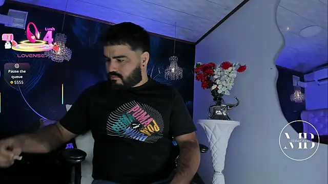 Snapshot of MichaelBear_ chatting on November 12, 2025, 12:09 pm MichaelBear online show from November 12, 2025, 12:09 pm