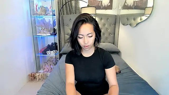 Snapshot of reighnempress chatting on January 12, 2026, 4:30 am reighnempress online show from January 12, 2026, 4:30 am