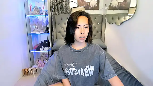 Snapshot of reighnempress chatting on January 17, 2026, 1:04 pm reighnempress online show from January 17, 2026, 1:04 pm