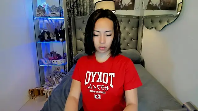 Snapshot of reighnempress chatting on November 14, 2025, 2:48 am reighnempress online show from November 14, 2025, 2:48 am