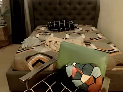 MISTRESS OF EVILCUMxx online show from November 6, 2025, 5:33 am