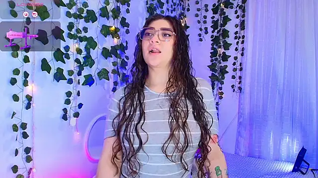 Snapshot of Samii_Evans chatting on November 29, 2025, 12:00 am Samii Evans online show from November 29, 2025, 12:00 am