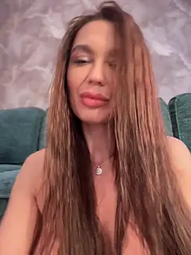 Snapshot of Emma_Catt chatting on February 3, 2026, 6:40 am Emma Catt online show from February 3, 2026, 6:40 am